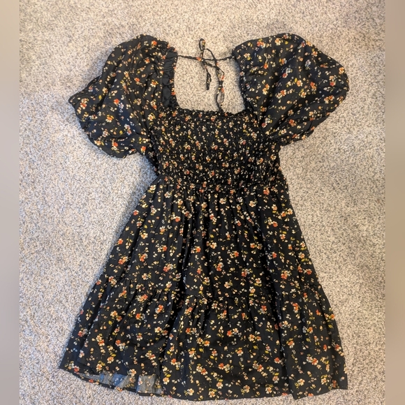 GAP Puff Sleeve Smocked Mini Dress - Picture 3 of 8